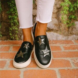 STEVEN BY STEVE MADDEN Giggy Star Slip-On Black Leather Sneakers, 10